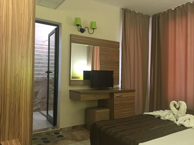 סאני ביץ' Tm Deluxe Hotel מראה חיצוני תמונה